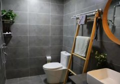 <b>大只500厨房卫生间贴全瓷砖好还是半瓷砖好?</b>